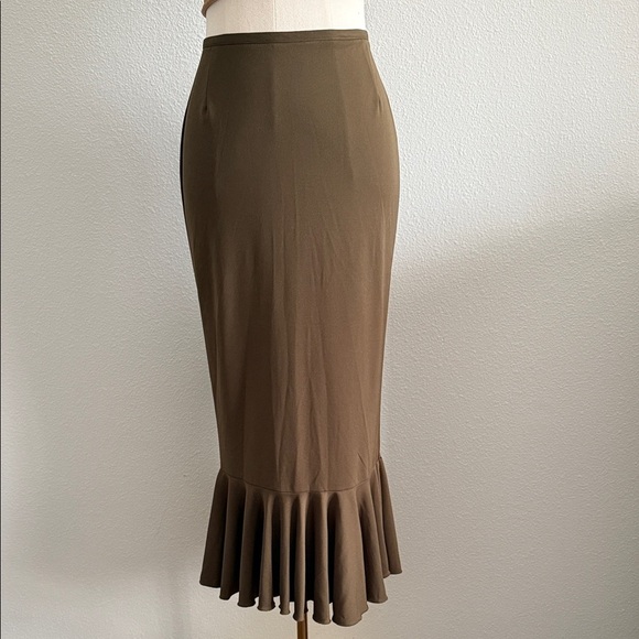 Taiga Paris Dresses & Skirts - Vintage Taiga Paris Olive Green Midi Skirt Size Small